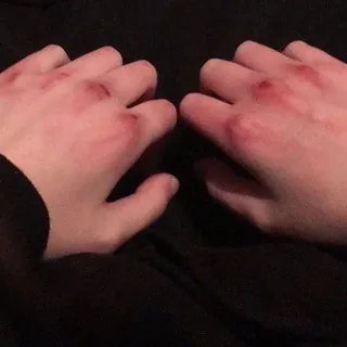 ‌⤶ مَـشاعِـرْ مُـتناقِـضة 🖤↻. - قناة Telegram